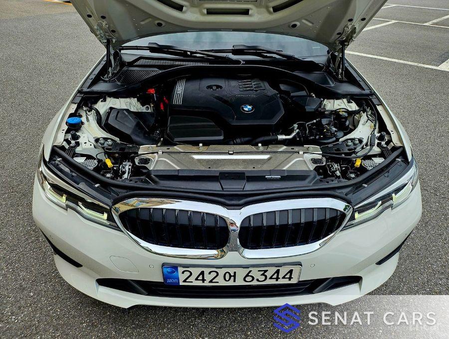 BMW 3-Series 320i 2WD