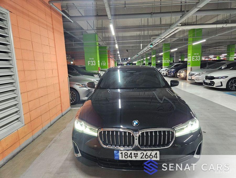 BMW 5-Series 520i Luxury 2WD