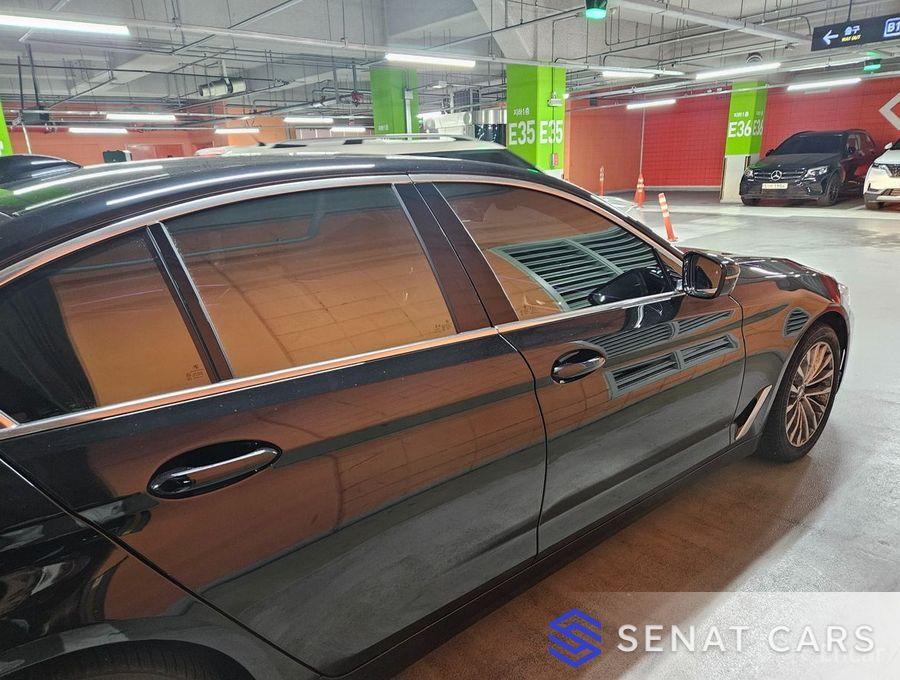 BMW 5-Series 520i Luxury 2WD