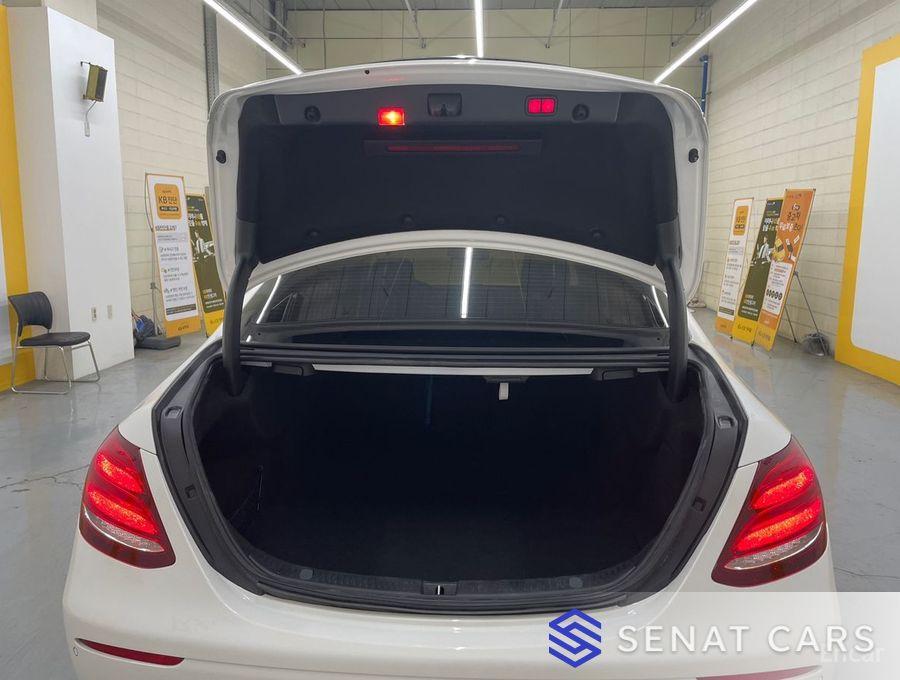 Mercedes-Benz E-Class E300 4MATIC Exclusive 4WD