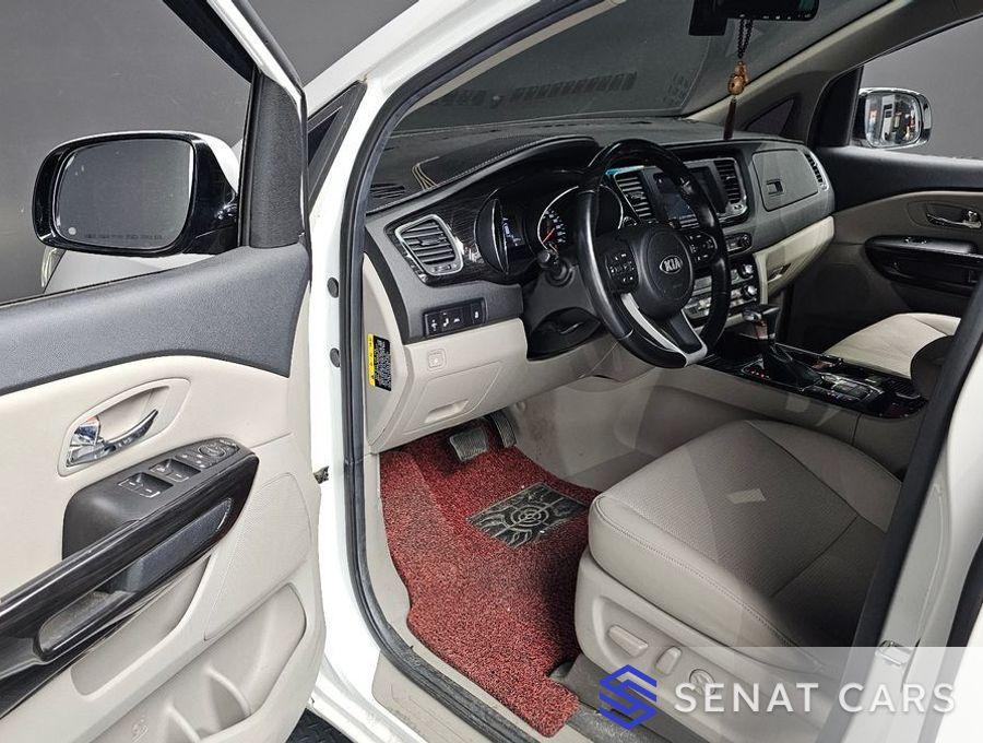 Kia Carnival 9-Seater Outdoor Prestige 2WD