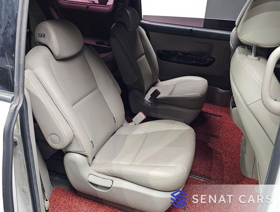 Kia Carnival 9-Seater Outdoor Prestige 2WD