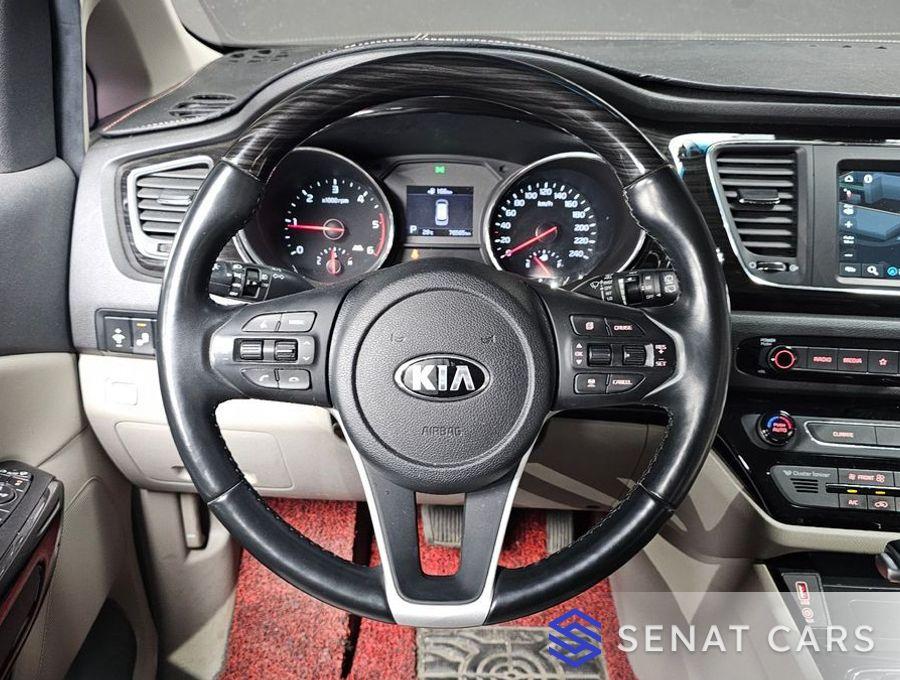 Kia Carnival 9-Seater Outdoor Prestige 2WD