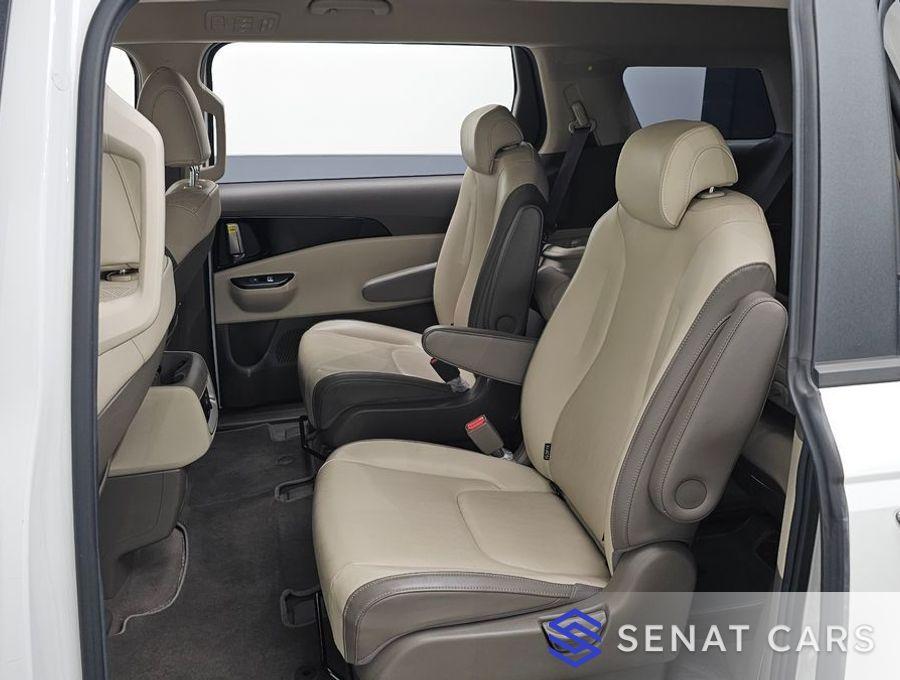 Kia Carnival 9-Seater Prestige 2WD