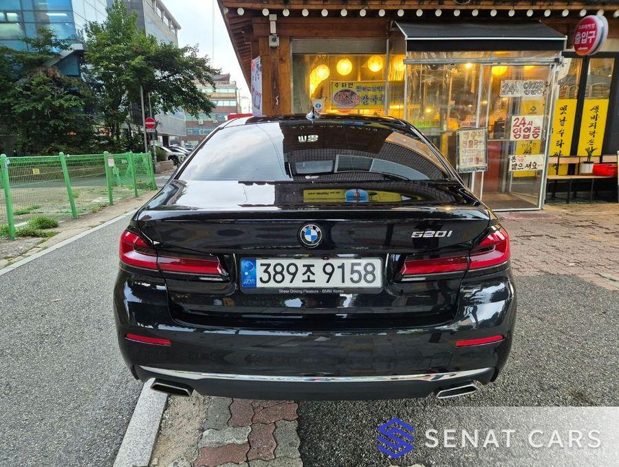 BMW 5-Series 520i Luxury 2WD