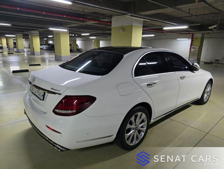 Mercedes-Benz E-Class E300 4MATIC Exclusive 4WD