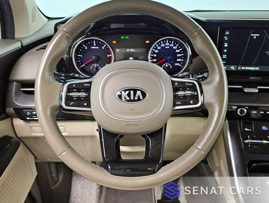 Kia Carnival 9-Seater Prestige 2WD