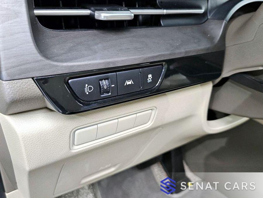 Kia Carnival 9-Seater Prestige 2WD