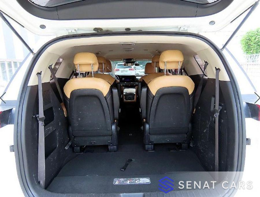 Kia Carnival 9-Seater Prestige 2WD