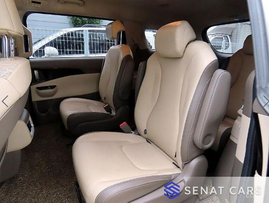 Kia Carnival 9-Seater Prestige 2WD