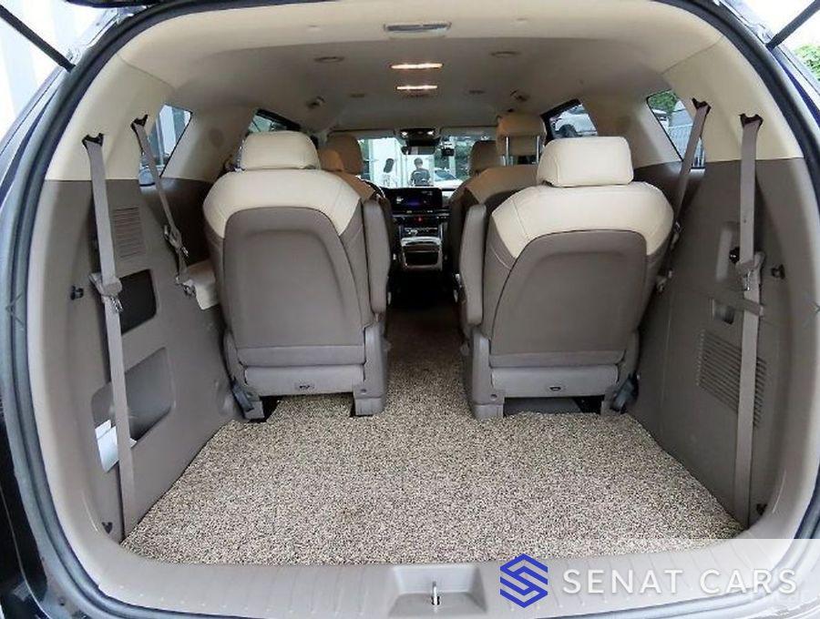 Kia Carnival 9-Seater Prestige 2WD