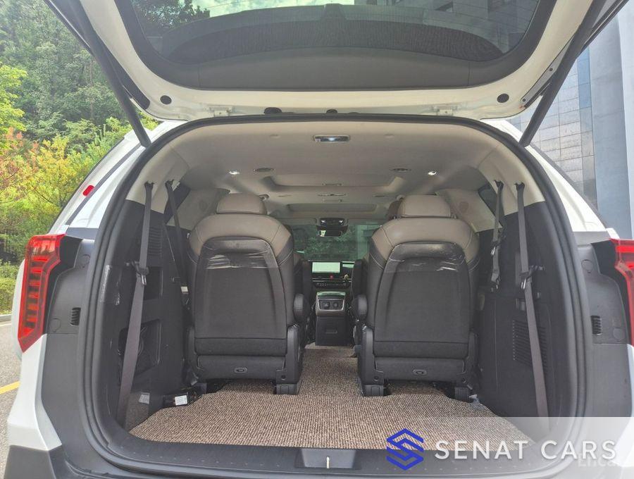 Kia Carnival 9-Seater Signature 2WD