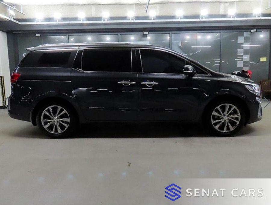 Kia Carnival 9-Seater Prstige 2WD