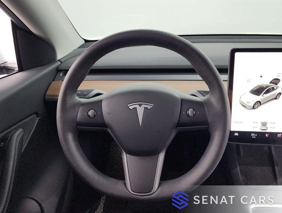 Tesla Model Y Long Range 2WD