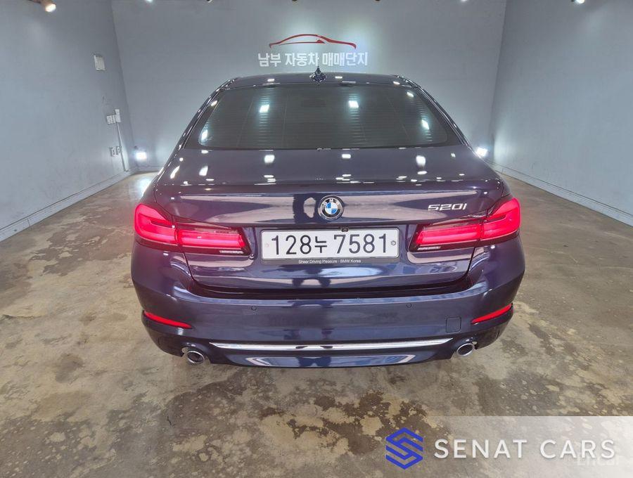 BMW 5-Series 520i Luxury 2WD