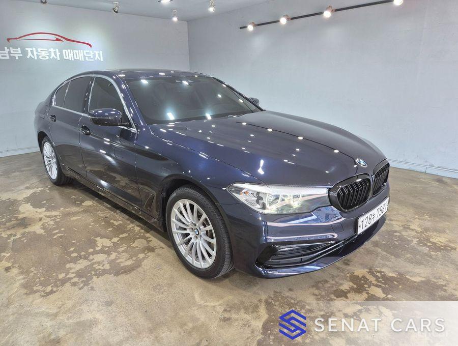 BMW 5-Series 520i Luxury 2WD