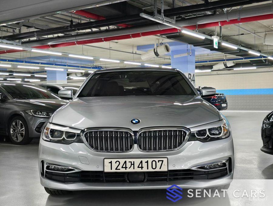 BMW 5-Series 520i Luxury 2WD