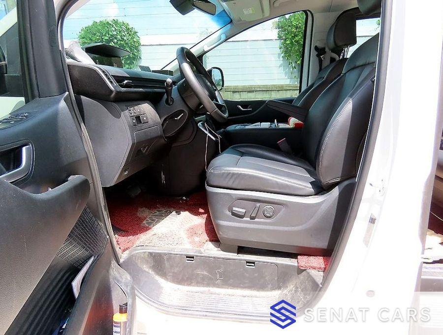 Hyundai Staria 4WD Tourer 9-Seater Modern 2WD