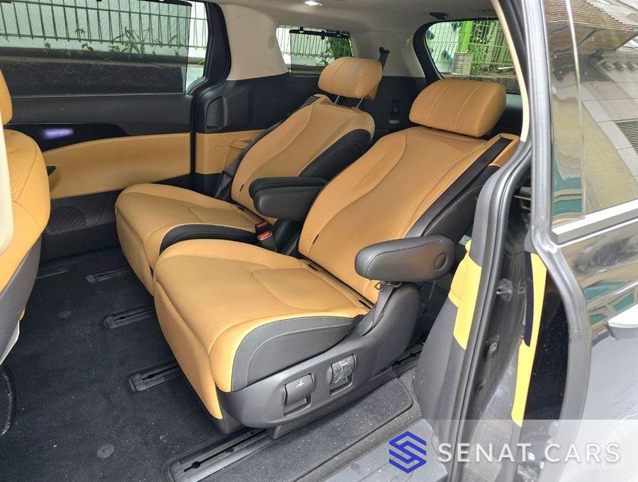 Kia Carnival Gasoline 7-Seater Signature 2WD