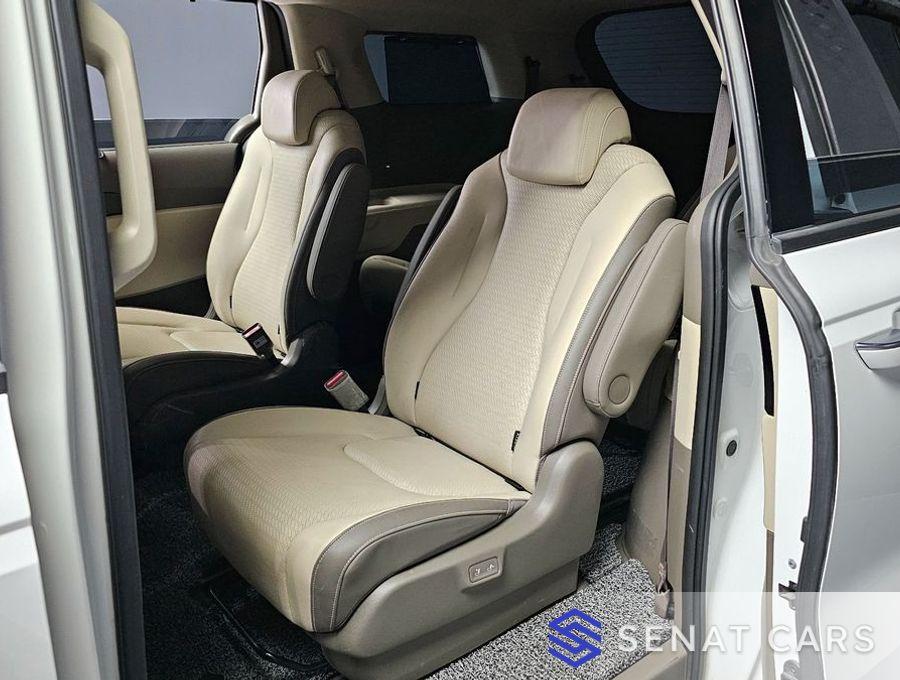 Kia Carnival 9-Seater Signature 2WD