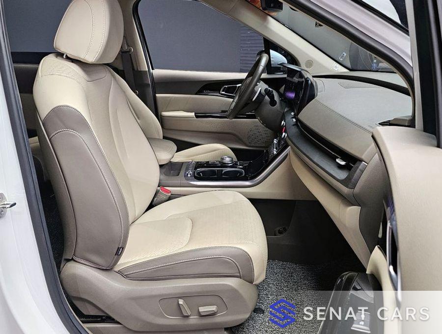 Kia Carnival 9-Seater Signature 2WD