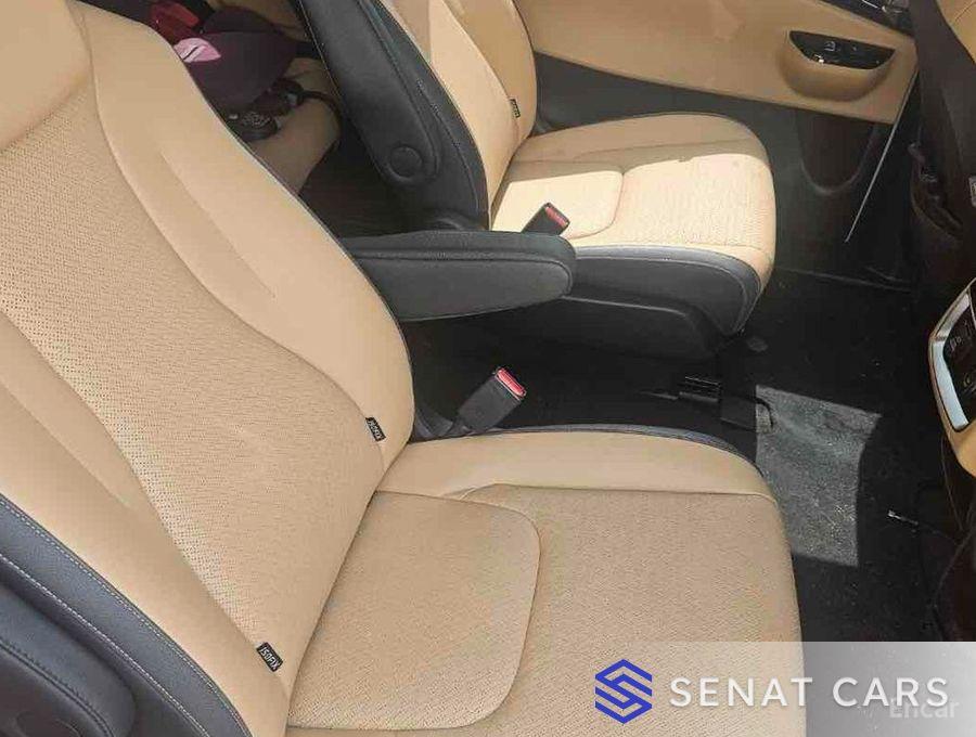 Kia Carnival 9-Seater Signature 2WD