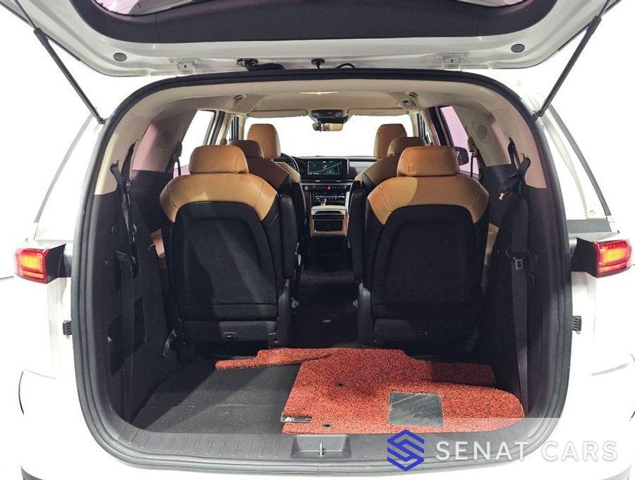 Kia Carnival 9-Seater Prestige 2WD