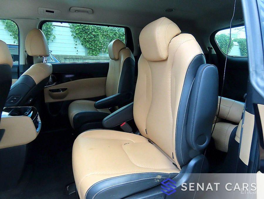 Kia Carnival 9-Seater Signature 2WD