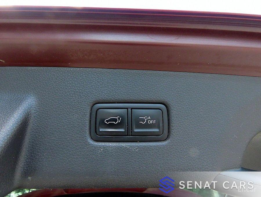 Kia Carnival 9-Seater Signature 2WD