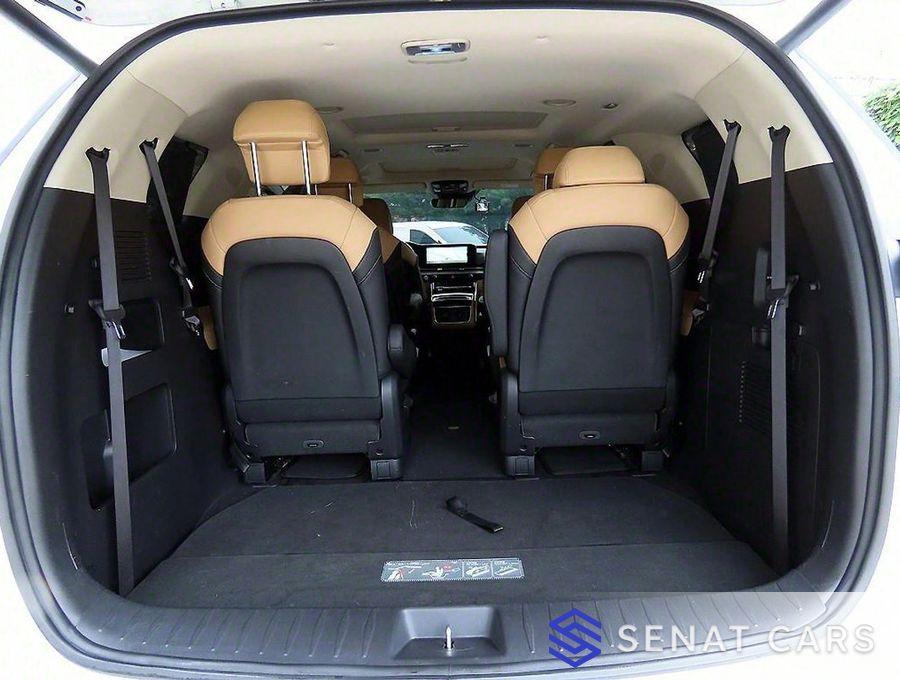 Kia Carnival 9-Seater Signature 2WD