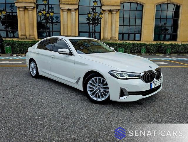 BMW 5-Series 520i Luxury 2WD