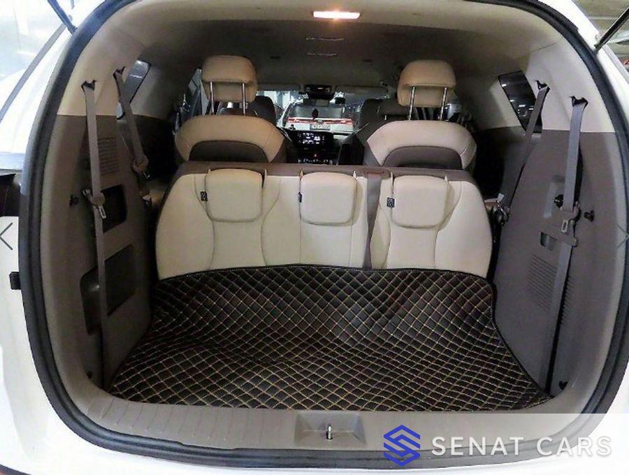 Kia Carnival 9-Seater Prestige 2WD