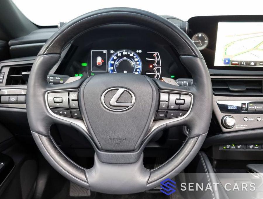 Lexus ES Luxury Plus 2WD