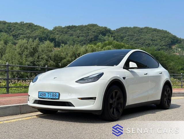 Tesla Model Y Long Range 2WD