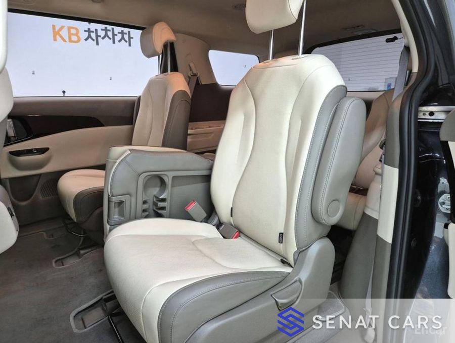 Kia Carnival 11-Seater Prestige 2WD