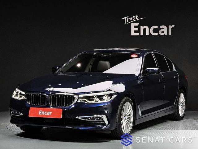 BMW 5-Series 520i Luxury 2WD