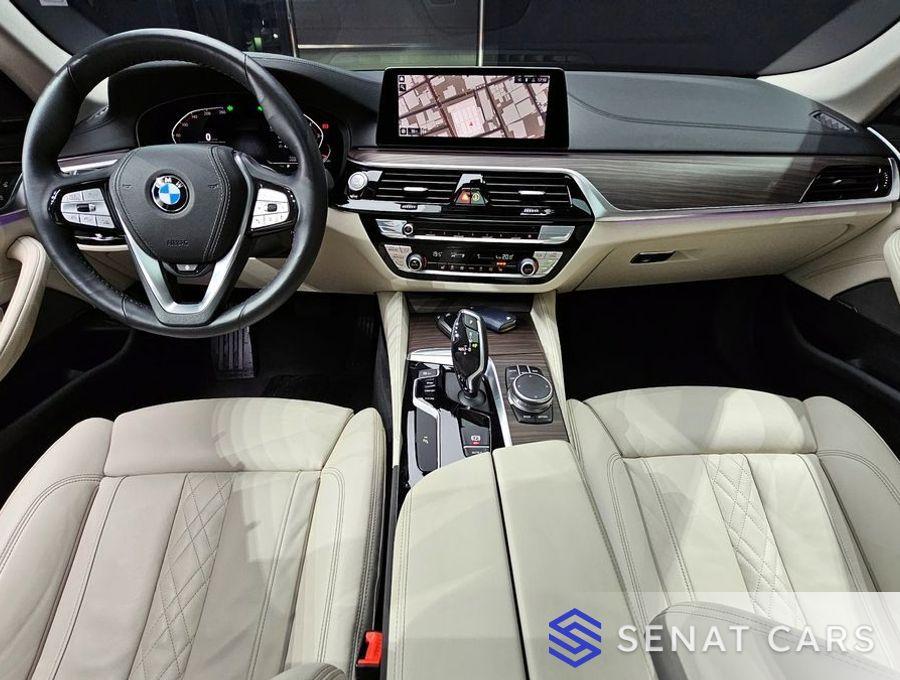 BMW 5-Series 520i Luxury 2WD