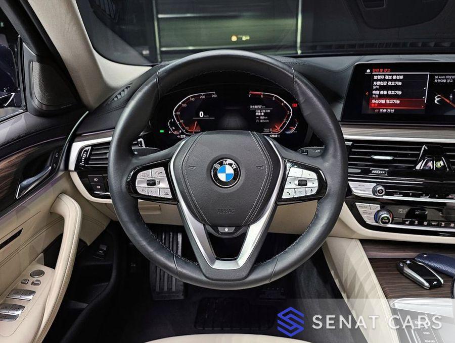 BMW 5-Series 520i Luxury 2WD