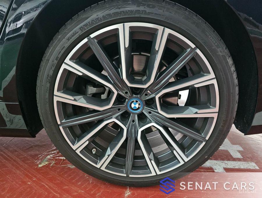 BMW 7-Series 745Le iPerformance M Sport 2WD