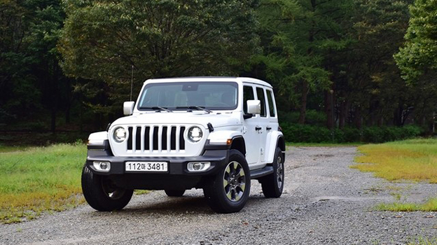 Тест-драйв Jeep Wrangler Overland Power Top