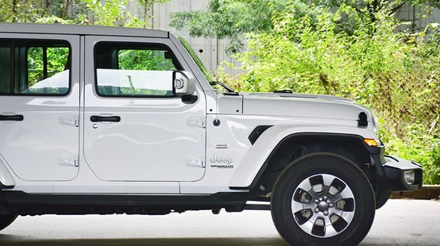 Тест-драйв Jeep Wrangler Overland Power Top