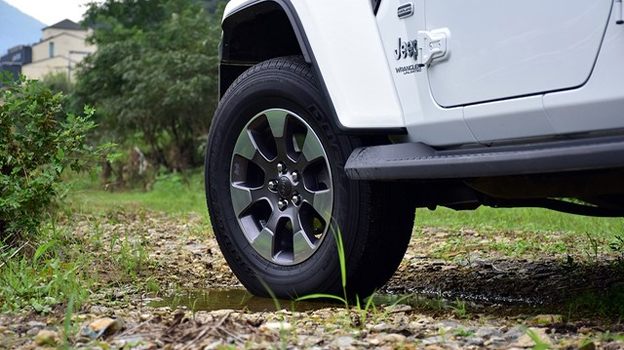 Тест-драйв Jeep Wrangler Overland Power Top