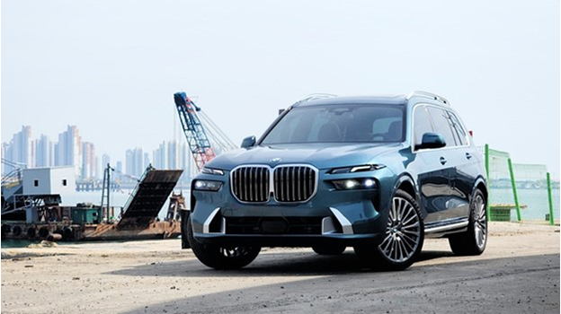 Тест-драйв BMW X7 LCI Xdrive40i: смелые изменения — это выражение уверенности.