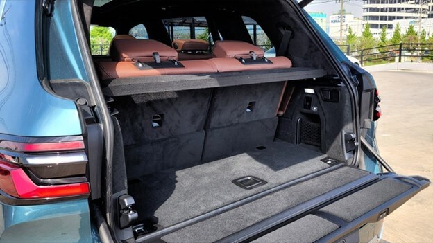Тест-драйв BMW X7 LCI Xdrive40i: смелые изменения — это выражение уверенности.