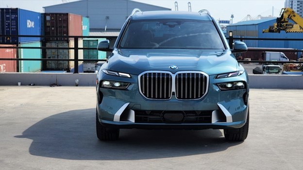 Тест-драйв BMW X7 LCI Xdrive40i: смелые изменения — это выражение уверенности.