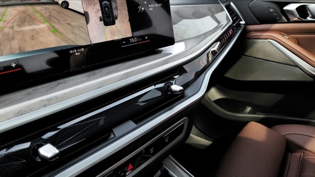Тест-драйв BMW X7 LCI Xdrive40i: смелые изменения — это выражение уверенности.